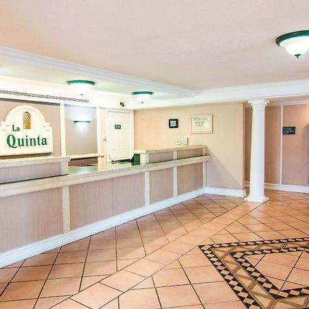 La Quinta Inn By Wyndham Indianapolis Airport Lynhurst Exterior foto