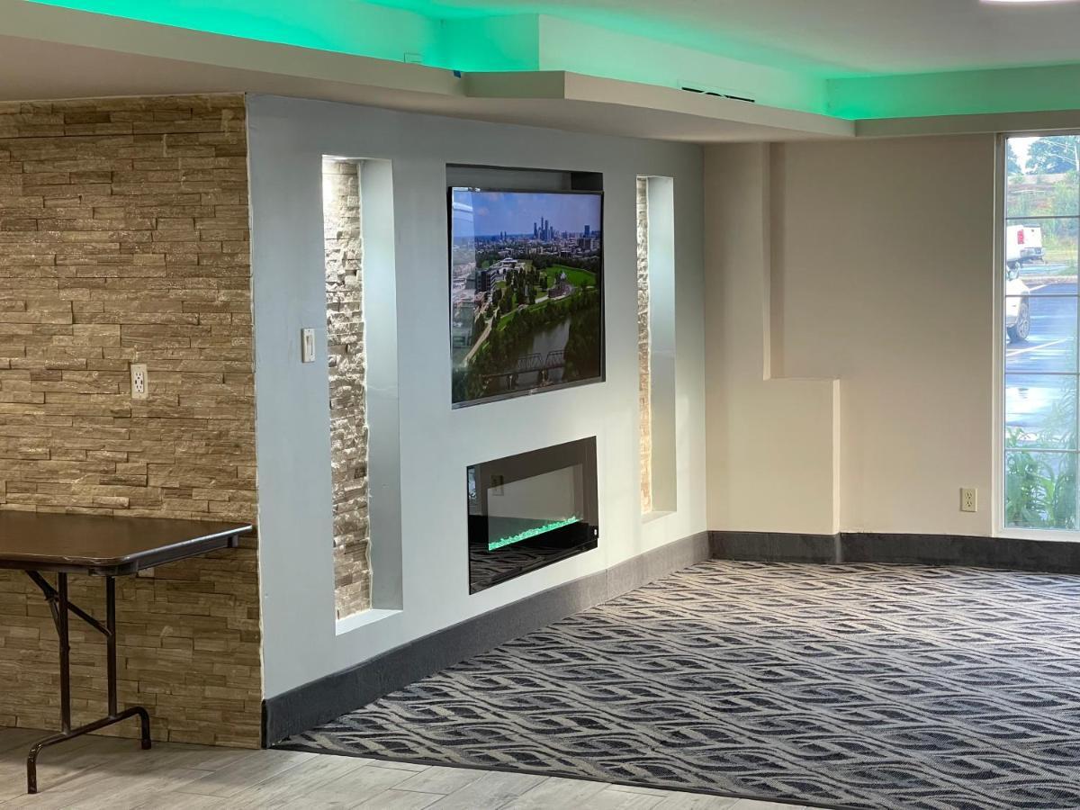 La Quinta Inn By Wyndham Indianapolis Airport Lynhurst Exterior foto