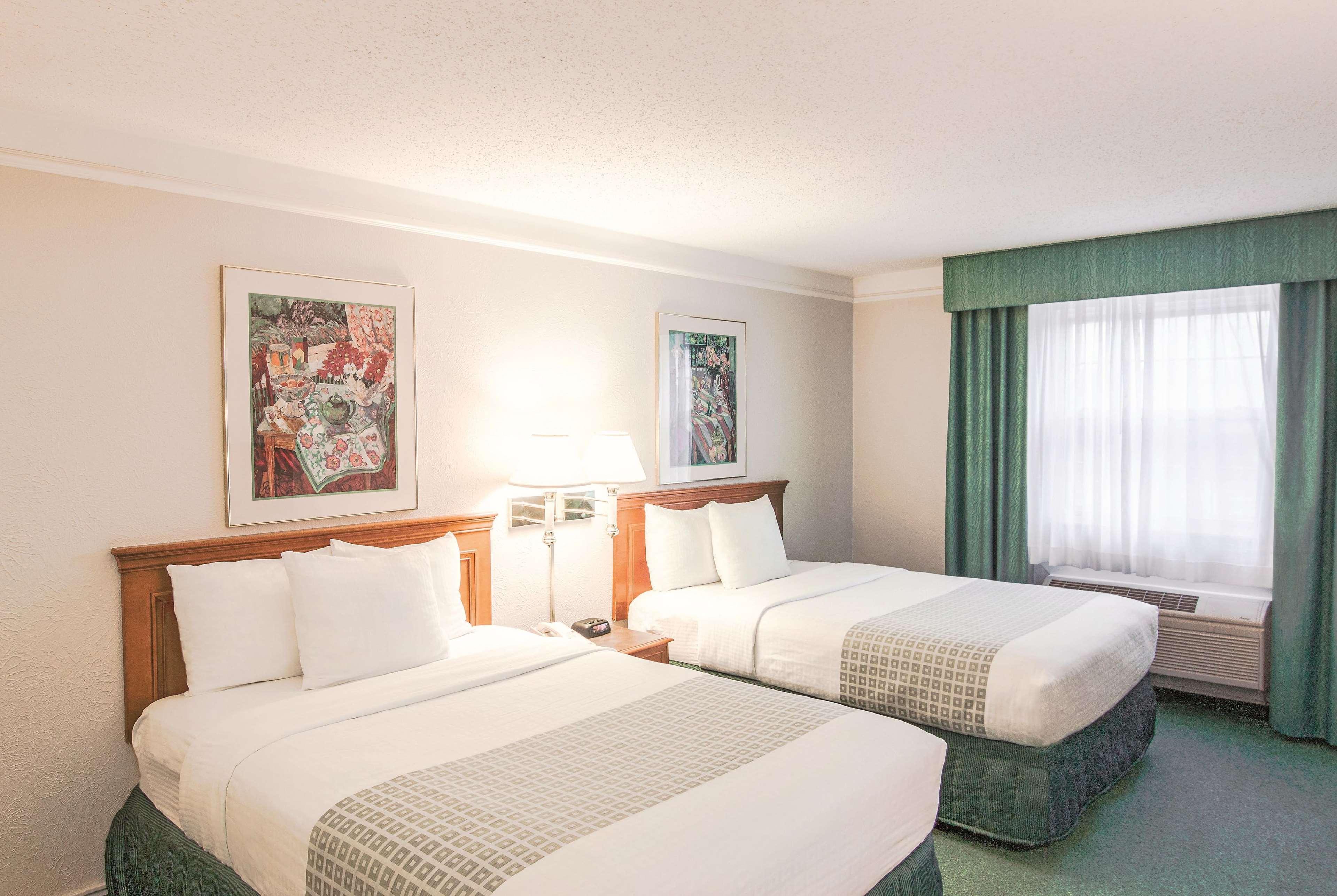 La Quinta Inn By Wyndham Indianapolis Airport Lynhurst Exterior foto